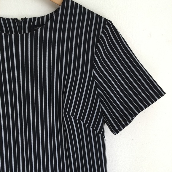 BANANA Republic Dress Size 10 Black Pin Striped Short Sleeve Midi - Picture 3 of 6